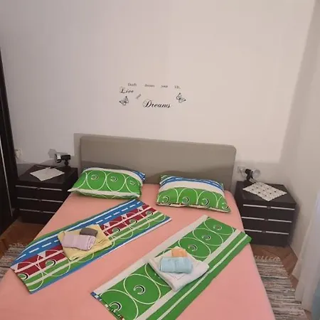 Apartman Butorac アパート ツリクヴェニツァ